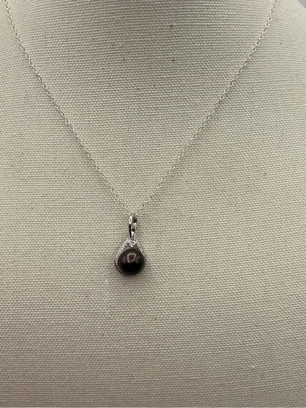 Silver Tone Black Pearl Teardrop Pendant Necklace